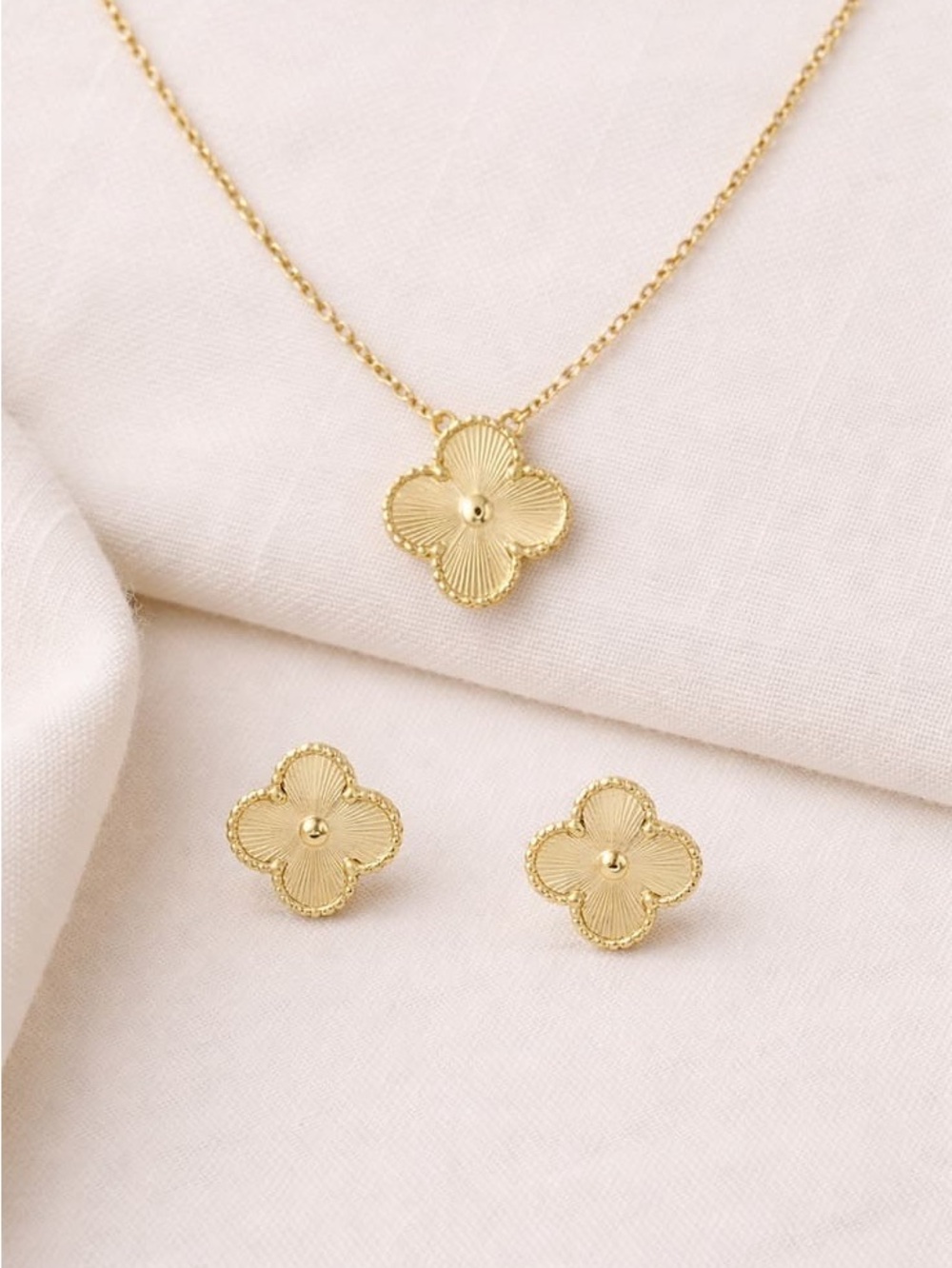 ✨ COMING SOON – NEW ARRIVAL
Gold Floral Clover Necklace and Stud Earrings Set.